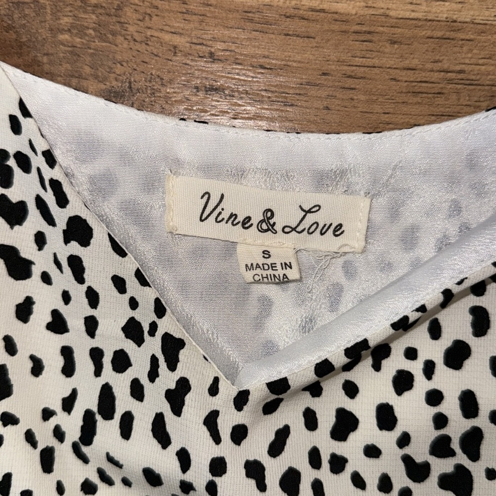 VINE & LOVE Black and White Spotted Dress - Picture 2 of 5